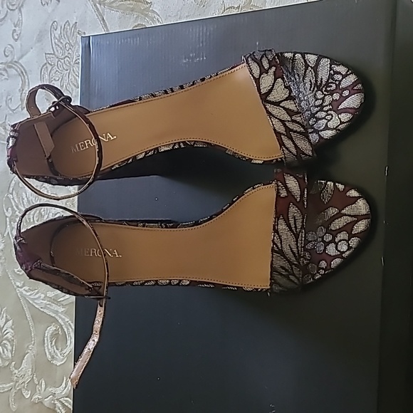 Sz 11 Cranberry & Silver Sandals - Picture 2 of 7